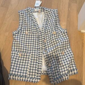 Mango vest long 
Size xs 
Runs big
Brand new with bags